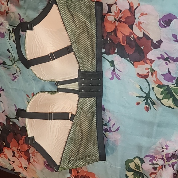 Bra - Picture 3 of 5